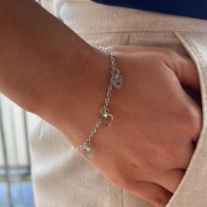 Pulseira Love de Aço Inox com Pingentes de Coração